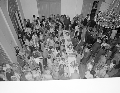 882438 Afbeelding van de ontvangst van de veteranen van het Reconnaissance Regiment van de 49th West Riding Division ...